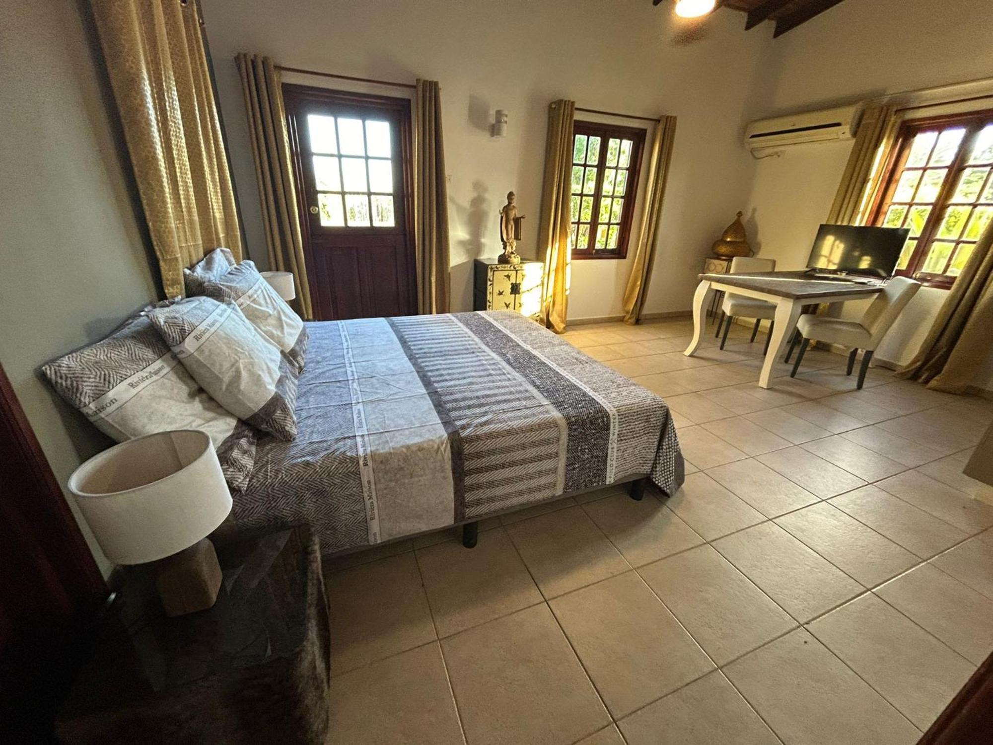 Landhuis Belnem Bonaire Bed & Breakfast Kralendijk  Exterior photo